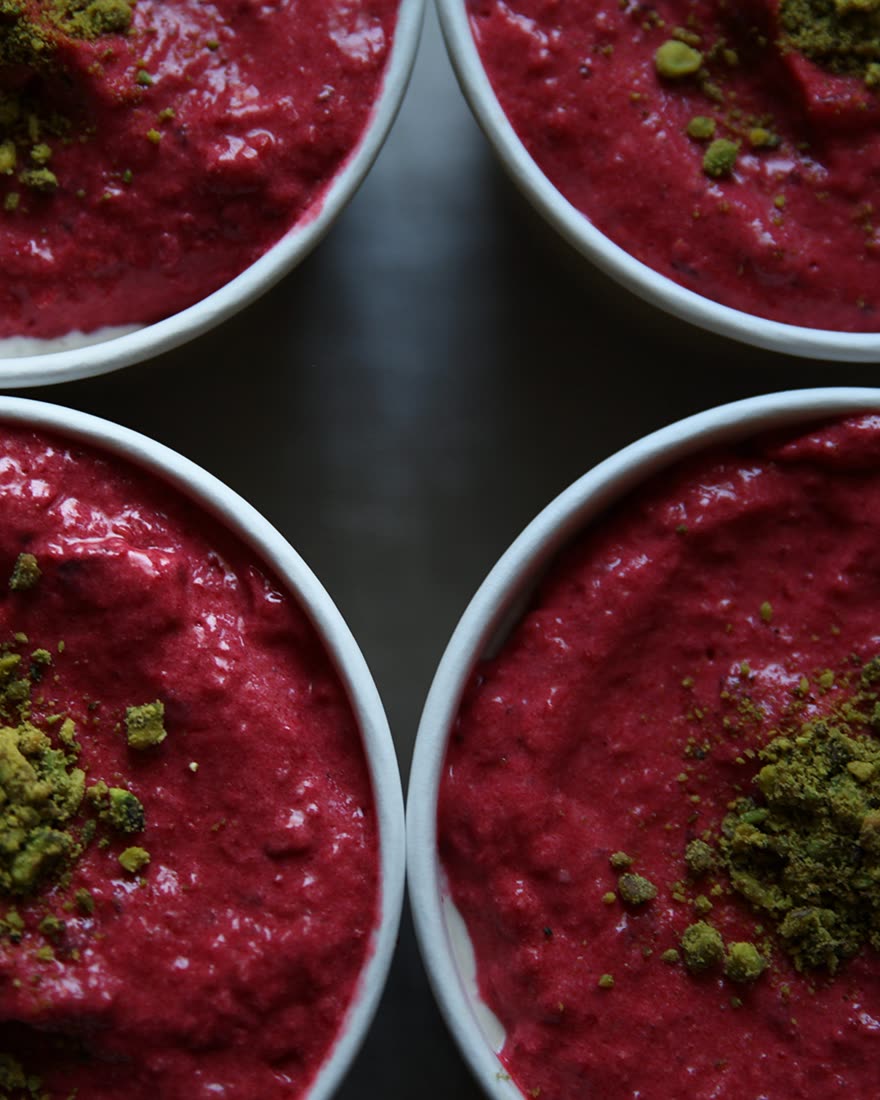 Red velvet pudding cups with pistachio